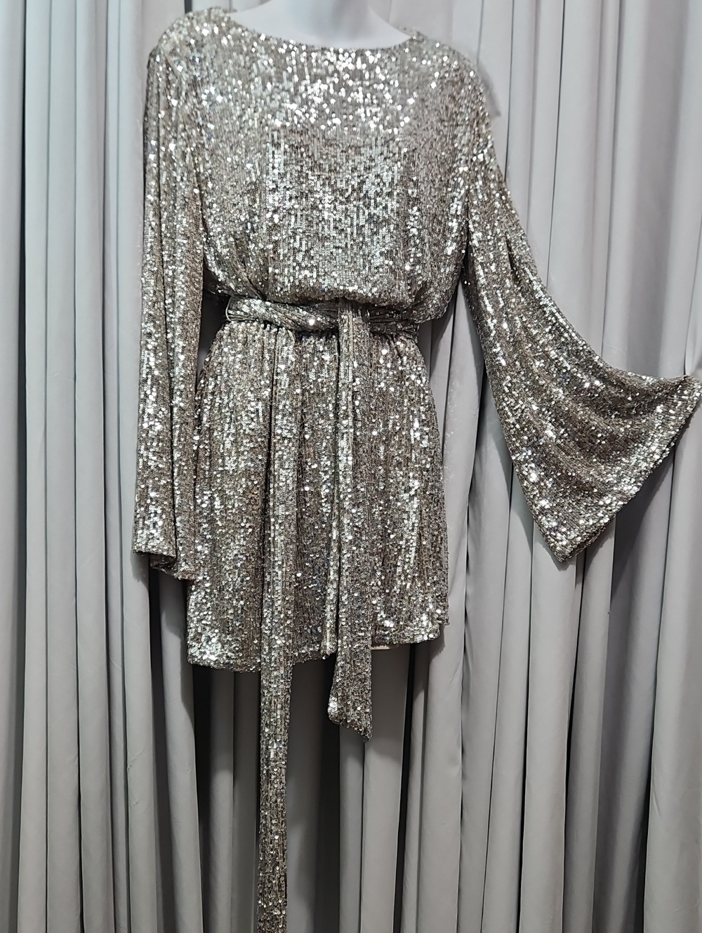 NWOT Gianni Bini Gold Sequin Bell Sleeve Mini Dress w/ Tie Waist | Size M